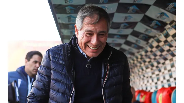 El técnico Ariel Holan tendría a un nuevo nombre según informan