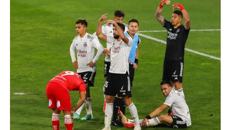 Zaldivia sufrió con las lesiones en su paso por Colo Colo.