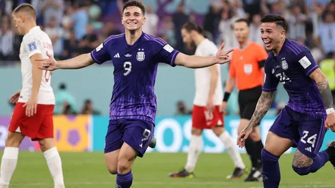 Argentina venció por 2-0 a Polonia y se clasificó como líder