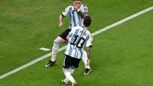 Enzo Fernández se abraza con Messi en Qatar, luego de la súplica hace 6 años al ídolo de Argentina.
