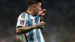 Enzo Fernández fue vitoreado por Hernán Crespo en Argentina.