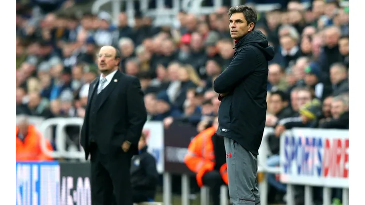 Pellegrino enfrentando a Benítez en la Premier League.
