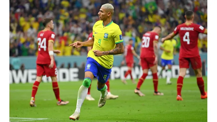 Richarlison anotó un doblete en el triunfo brasileño sobre Serbia