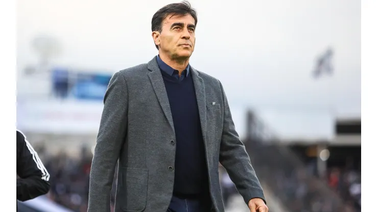 Conoce si Gustavo Quinteros se quedará en Colo Colo en 2023.