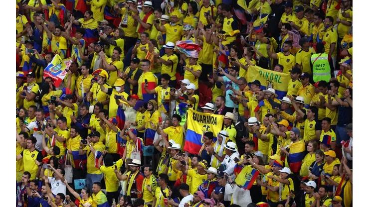 La barra de Ecuador se fue contra Chile y la FIFA abrió un expediente.