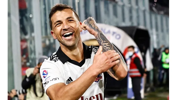 Costa seguiría en Colo Colo.