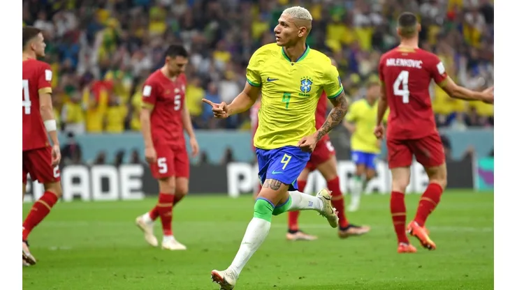 Brasil se impuso en su debut mundialista ante Serbia