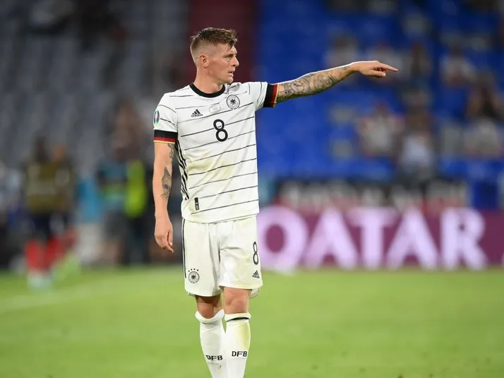 ¿Por qué no juega Toni Kroos en Alemania?