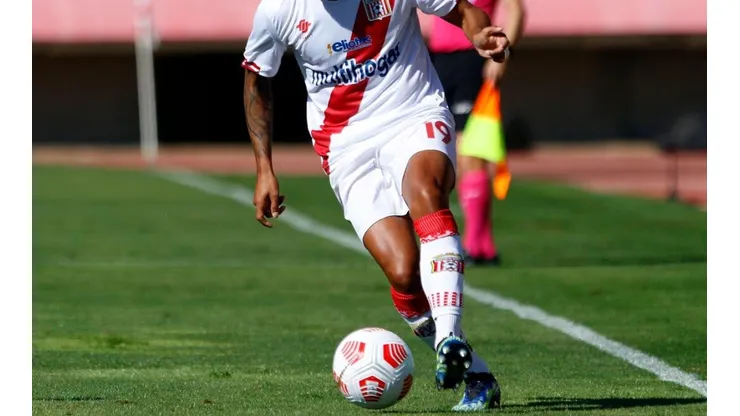 La U volverá a la carga por jugador de Curicó Unido.