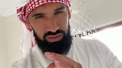 Ronnie Fernández celebra el triunfo de Arabia Saudita en medio de rumores de salida de la U