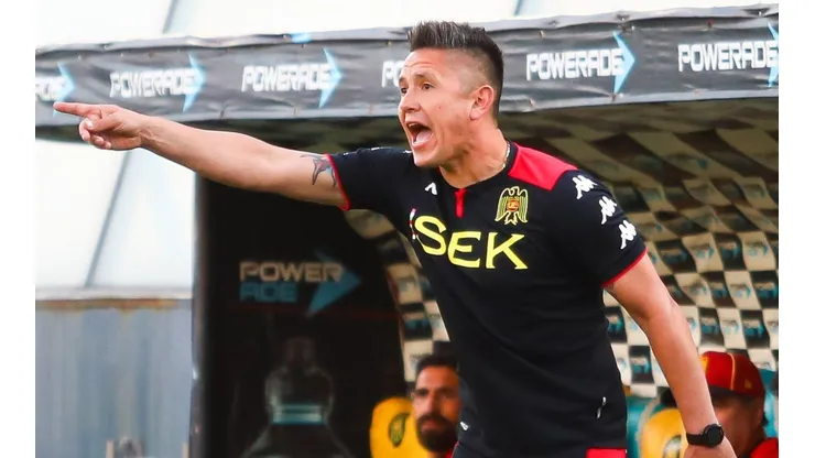 El ex atacante dejó de ser el DT del primer equipo hispano