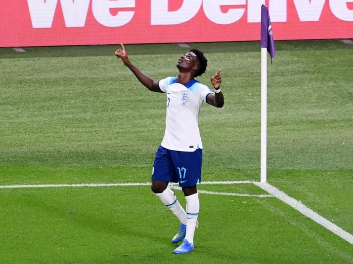 ¿En qué equipo juega Bukayo Saka, la estrella de Inglaterra?