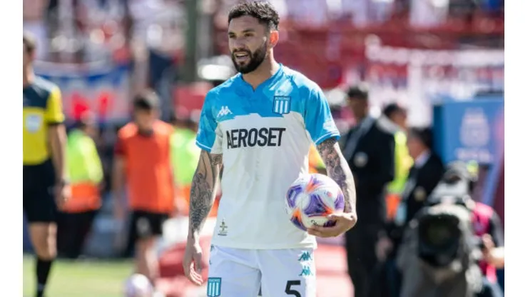 De la Academia a la Universidad: Afirman que Eugenio Mena le dijo a Racing que no sigue en Argentina y se viene a Católica