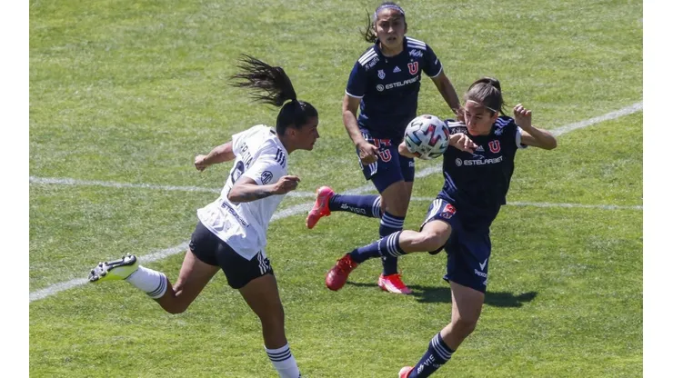 Colo Colo enfrenta a Universidad de Chile por el Campeonato Femenino.