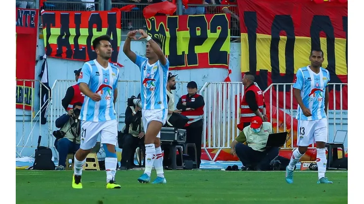 Felipe Flores festejó a lo Cristiano Ronaldo en Magallanes y levantó la Copa Chile