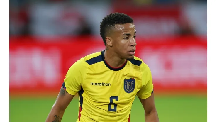 El futbolista publicó algunas imágenes en su cuenta de Twitter