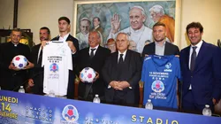 Italia y una selección del Resto del Mundo se enfrentan en el Partido por la Paz.