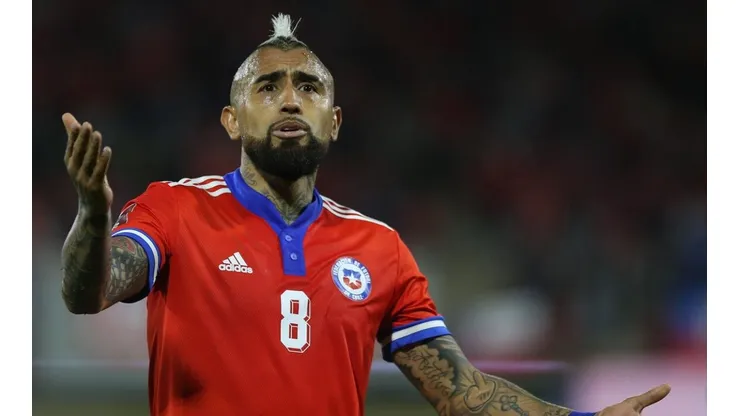 Histórico de la UC quiere que Vidal se retire en Colo Colo.