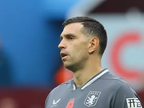 Video: El grave error de Dibu Martínez en duelo de Aston Villa y Brighton