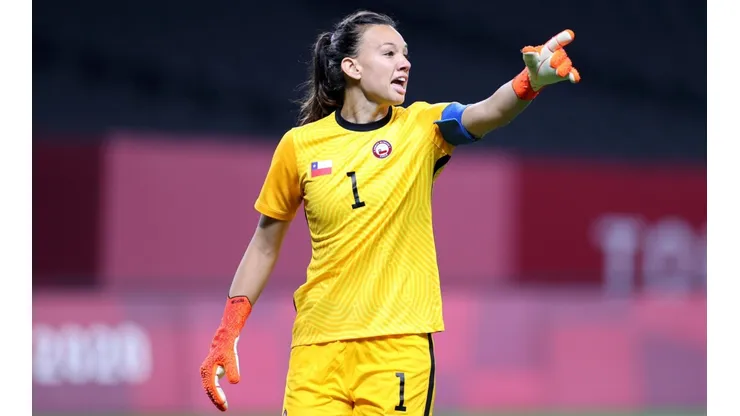 Christiane Endler liderará al equipo femenino frente a Filipinas