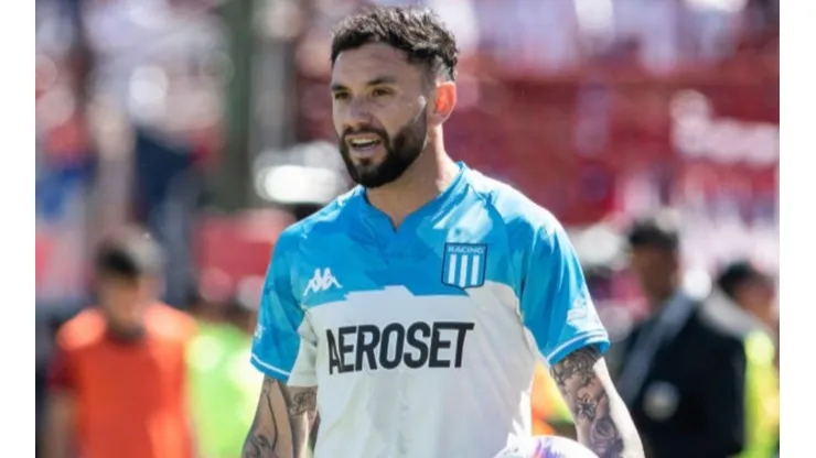 Cientos de mensajes le dejaron los hinchas de Racing a Mena.