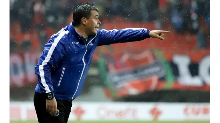 Coto Ribera apunta directo a la Universidad de Chile y Azul Azul podría sentarse a negociar con el técnico, luego de que se ratificó su salida de Audax Italiano