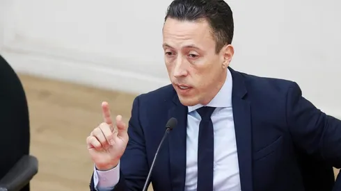 Carlezzo agrandó su billetera a costa de la ANFP.