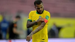 La convocatoria de Dani Alves ha sido muy polémica en Brasil.