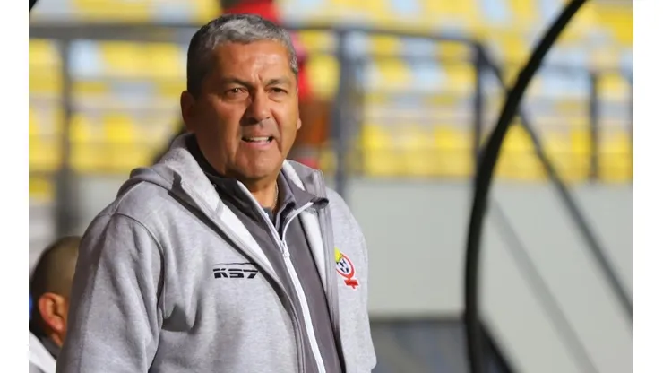 Los mineros confirmaron la continuidad del DT