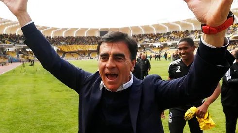 Quinteros le dijo que no a Independiente y se mantiene firme en Colo Colo.