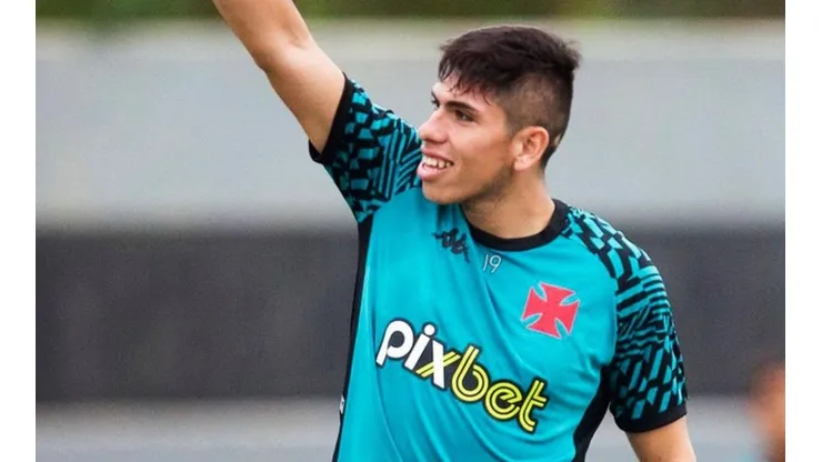 El volante llegó a nuestro país e ilusiona a Colo Colo