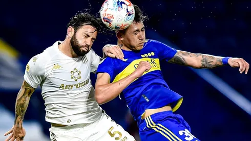 Racing y Boca disputan el Trofeo de Campeones.