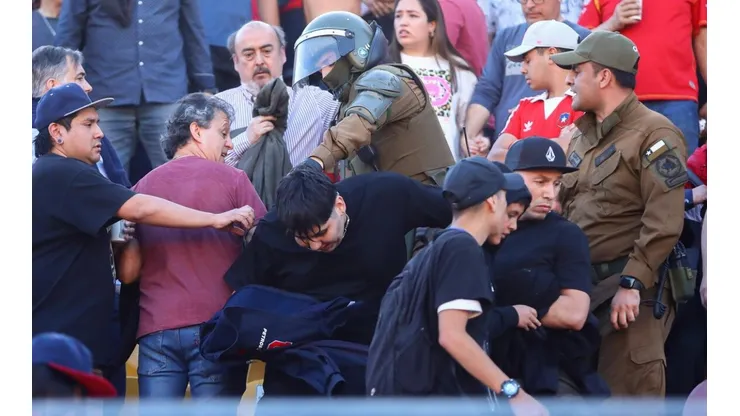 Bascuñán consignó los desmanes que demoraron el inicio del partido.
