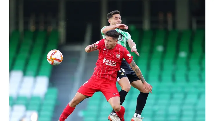 Real Betis y Sevilla animan uno de los duelos con más rivalidad en España.