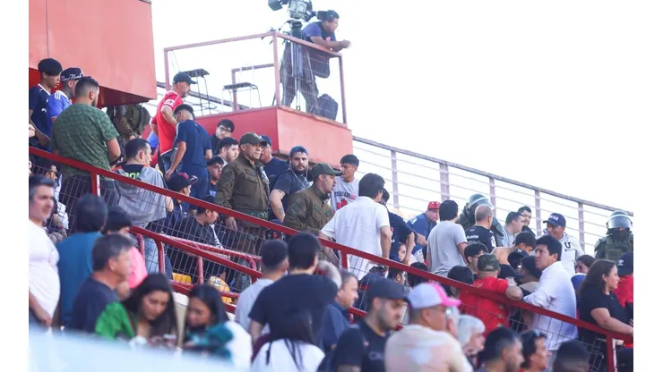 Incidentes en Santa Laura retrasaron el compromiso.