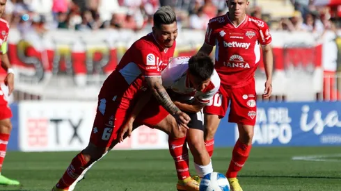 Ñublense saca ventaja por el Chile 2 ante Curicó en La Granja.