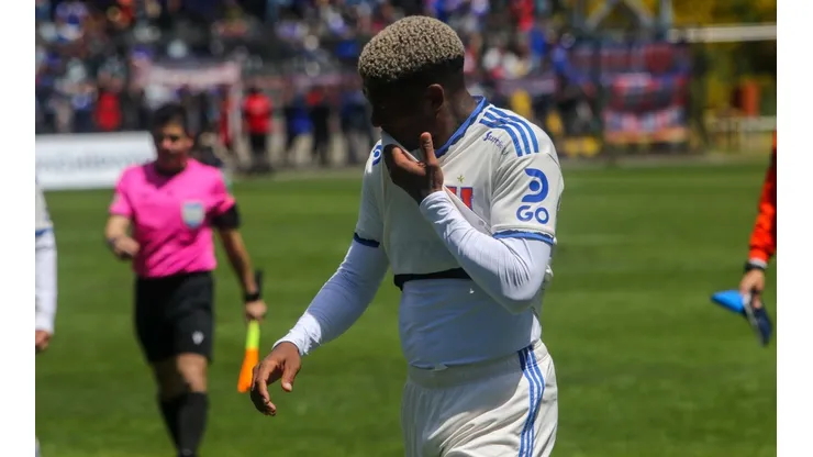 Junior Fernandes portó por largos pasajes la jineta de capitán en la Universidad de Chile.