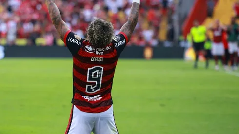 Gabigol Barbosa le está dando una nueva Libertadores a Flamengo y a Arturo Vidal.