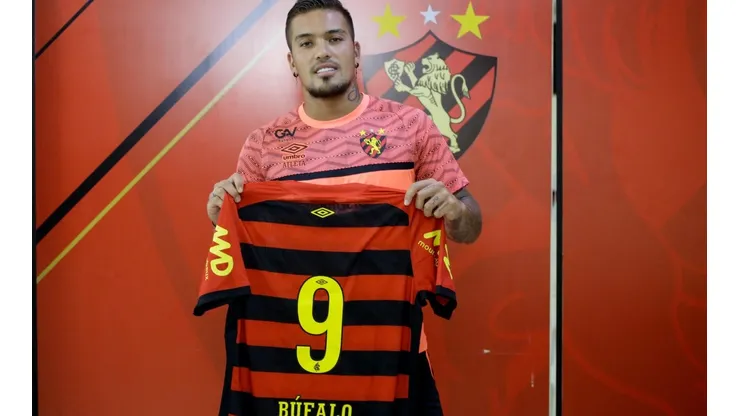 Javier Parraguez sí quiere seguir en Sport Recife de Brasil y no tiene pensado en volver a Colo Colo.