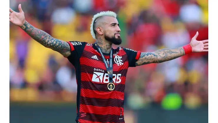 Arturo Vidal celebra la obtención de la Copa Libertadores en Ecuador