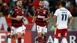 Mauricio Isla festeja de igual forma por el título del Flamengo
