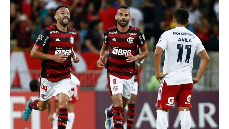 Mauricio Isla festeja de igual forma por el título del Flamengo