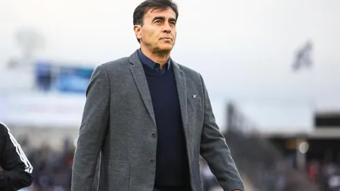 Anuncian reunión clave para asegurar el futuro de Quinteros en Colo Colo