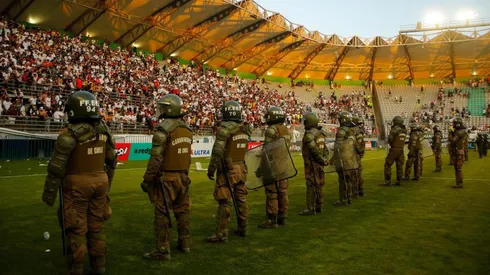 Tagle clama por el copamiento de Carabineros en los estadios del fútbol chileno.