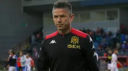 El DT de Unión Española se quejó por tener que jugar el duelo ante la U en Talcahuano