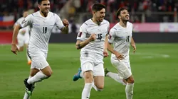 Federico Valverde (al medio de la foto) es titular indiscutido con la camiseta del Real Madrid