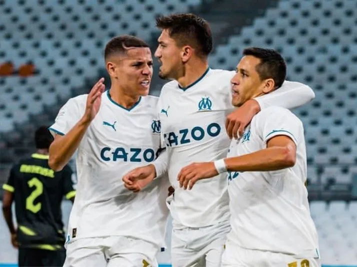 Marsella cae ante Frankfurt y se complica en Champions