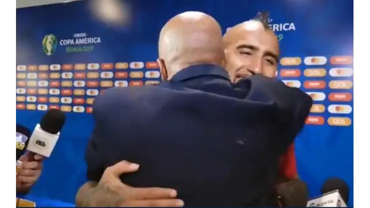 Periodista colombiano amigo de Arturo Vidal no se urge por lesión de cara a la final de Copa Libertadores
