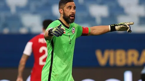 El portero felicitó a Colo Colo por su nuevo título