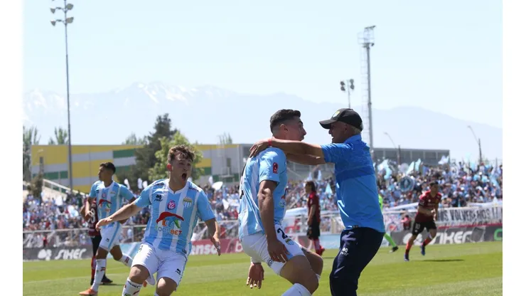 El relator Patricio Vergara dejó sin título a Magallanes con su relato mufa, ya que dio como campeón a la Academia de la Primera B por varios minutos.